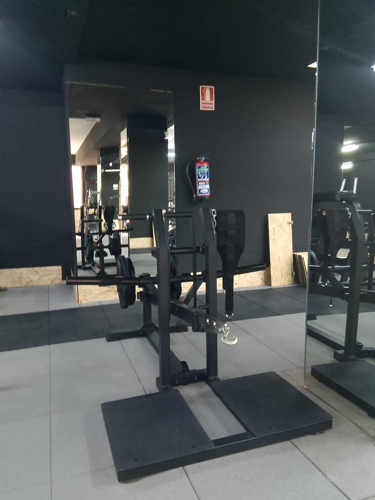 Belt squat